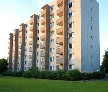 ***Renoviert und bezugsfertig... Schicke 2-Zimmerwohnung in zentral... - Photo 1