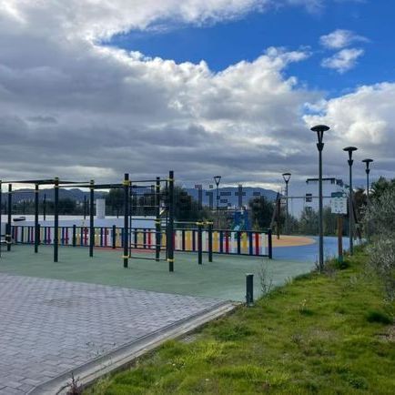 Alquiler de piso en Calle Centauro - Photo 1