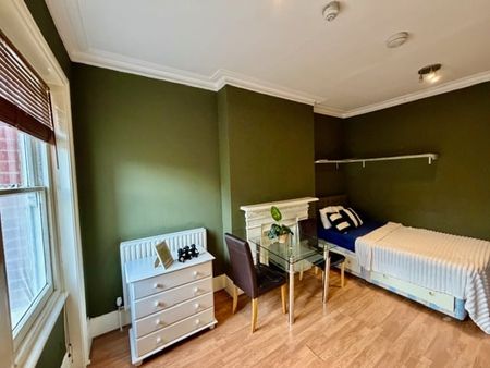 Room in a Shared House, Ravenscroft Road, W4 - Photo 2