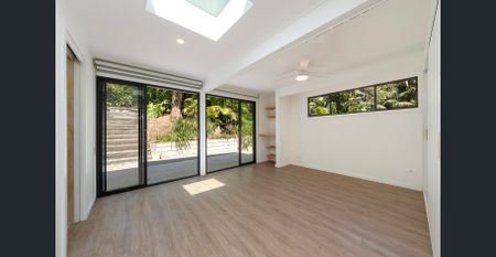 Charming Coastal Home – Whisper Quiet Cul-de-Sac Location - Photo 3