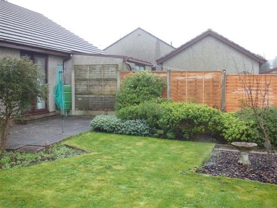 2 bedroom semi-detached bungalow to rent - Photo 1