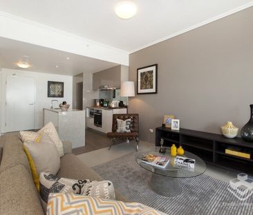 Spacious & Light - Photo 1