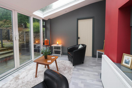 2 bedroom cottage to rent - Photo 2