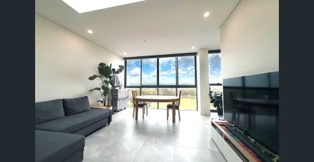 Top Floor Two Bedroom Apartment - Photo 3