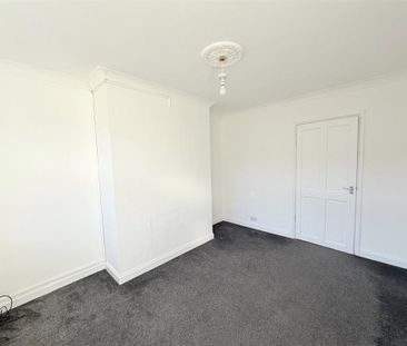 2 bedroom end of terrace house to rent - Photo 1
