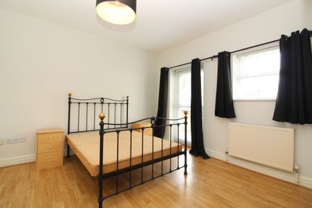 2 Bedroom Apartment - Photo 2