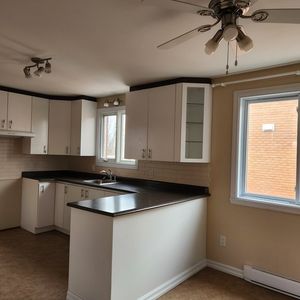 5 1/2 Avec Salle De Lavage - Photo 2