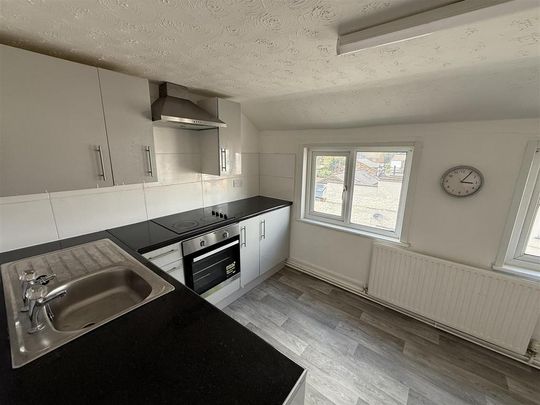 1 bedroom flat to rent - Photo 1