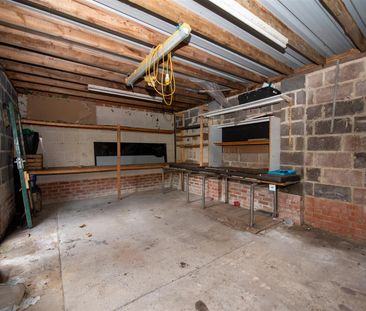 Mansfield Road, Standard Hill, Nottingham - Photo 1