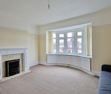 2 bedroom Flat to rent in Benton Road, Newcastle Upon Tyne NE7 - Photo 1