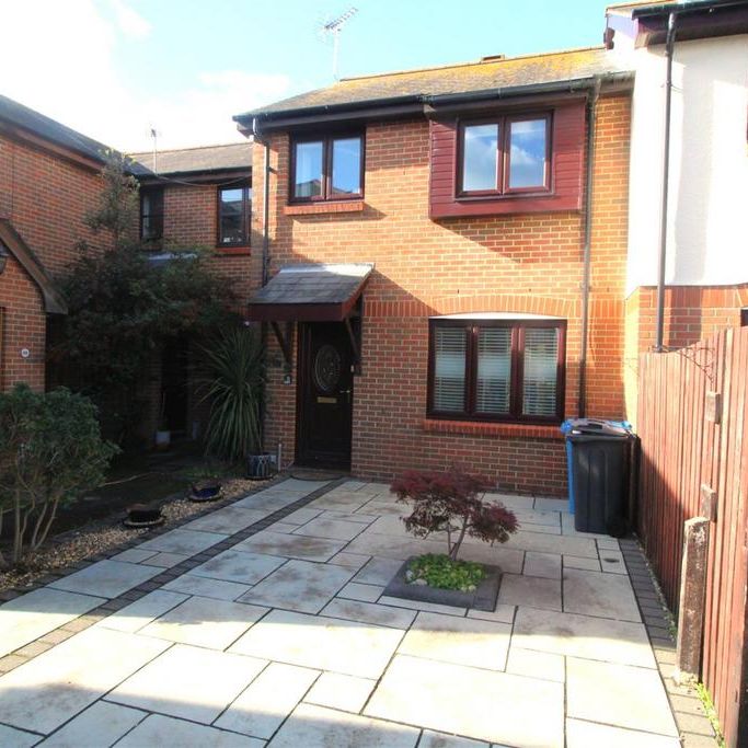 3 bedroom terraced house to rent - Photo 1