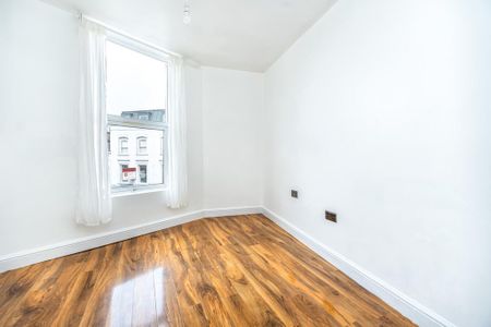 4 bedroom maisonette to rent - Photo 4