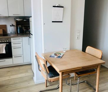 Zwischenmiete Stilvolle DG-Single Wohnung - ideal gelegen - Photo 1
