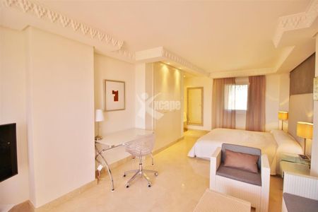 Luxury 2 bedrooms Penthouse Duplex for rent in Nueva Andalucia - Photo 5