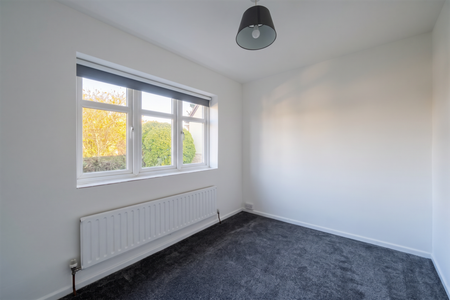 4 bedroom detached house to rent - Photo 2