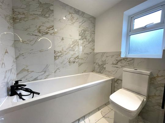 4 bedroom terraced house to rent - Photo 1