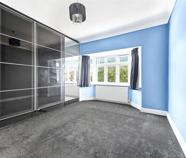 4 bedroom semi-detached house to rent - Photo 4