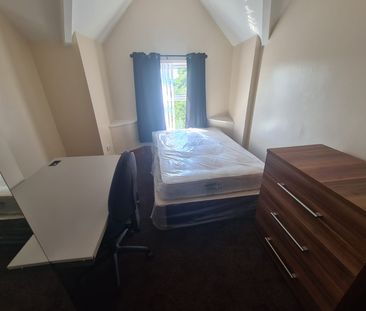 6 Bed - 27 Regent Terrace, Hyde Park, Leeds - LS6 1NP - Student - Photo 2