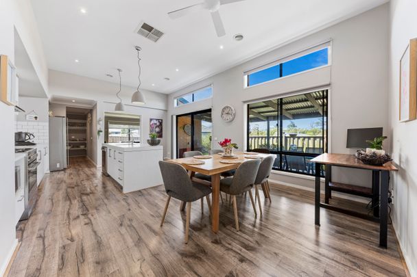 Cardinia Lakes Estate - Family Home - Photo 1