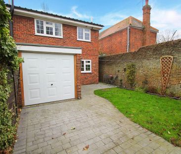 3 bedroom end of terrace house to rent - Photo 3