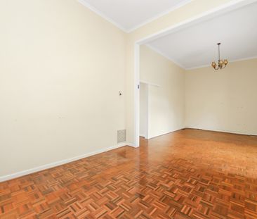 2 St James Street, Moonee Ponds VIC 3039 - House For Rent | Domain - Photo 1