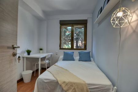 Calle de San Lamberto, Madrid, Community of Madrid 28017 - Photo 3