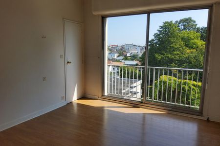 Bel appartement dernier étage 3 chambres - Photo 3