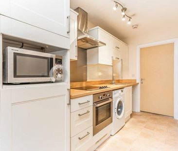 High Street - Photo 6