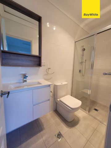 STAR QUALITY GRANNY FLAT! - Photo 3