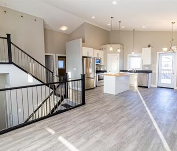 3 Bedroom Main Floor Home in Warman - Photo 1