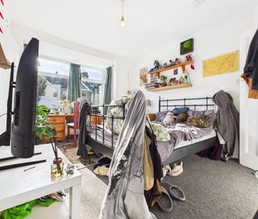 4 bedroom semi-detached house to rent - Photo 4