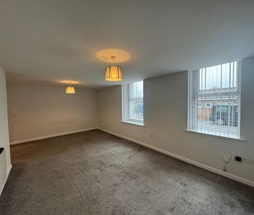 2 bedroom Flat To Let - Photo 3