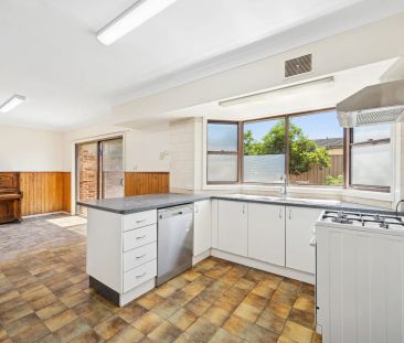 Well-Appointed and Spacious Family Home - Photo 2