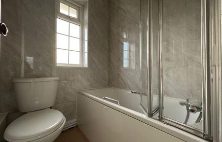 2 bedroom terraced house to rent - Photo 2