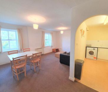 2 bedroom flat to rent - Photo 3