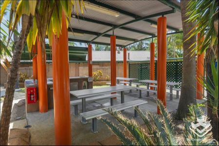 Gold Coast Short Term Rental, Garden Villa, Min 4 week stay, Fully Furnished - Photo 3