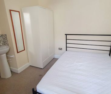 5 bedroom terraced house to rent - Photo 3