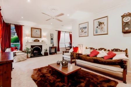 3 Bed, 1 Bath - Photo 3