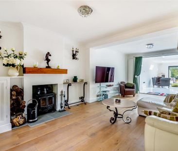 4 bedroom detached house to rent - Photo 4