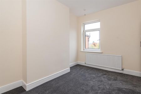 3 bed House - Mid Terrace To Let - Photo 5