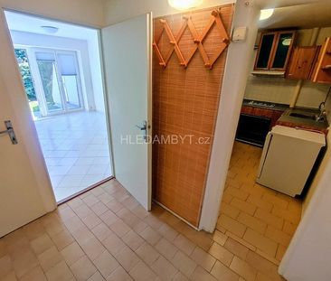 Pronájem bytu 1+1 32 m² - Photo 1