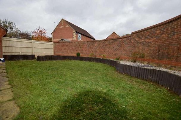 Heybridge Crescent, Caldecotte, MK7 - Photo 1