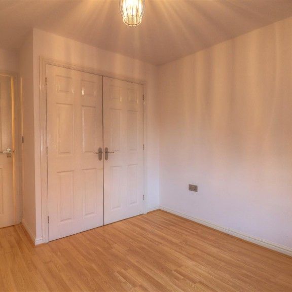 2 BED Ground floor flat To rent - Photo 1