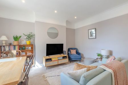 2 Bed Flat, East Dulwich Road, SE22 - Photo 2