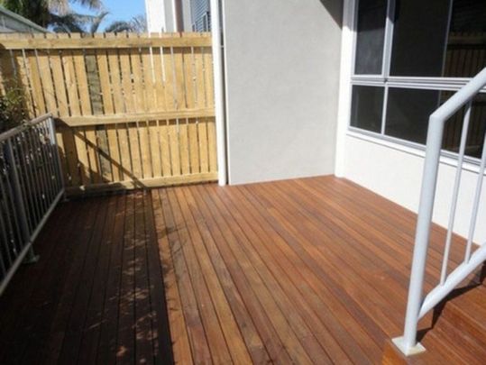 Three Bedroom Dual Level Unit - Photo 1