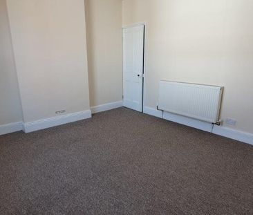 3 bedroom end of terrace house to rent - Photo 6
