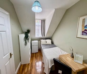 Room in a Shared House, Chiswick High Road, W4 - Photo 6