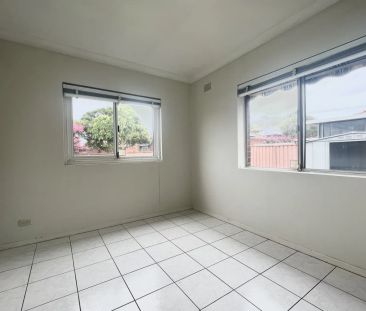 Updated Family Home Located In Moorefield Estate - Photo 4