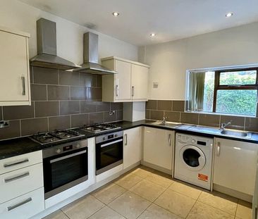 6 bedroom end of terrace house to rent - Photo 4