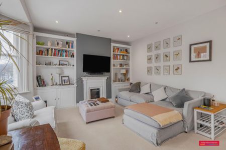 3 bedroom flat to rent - Photo 2